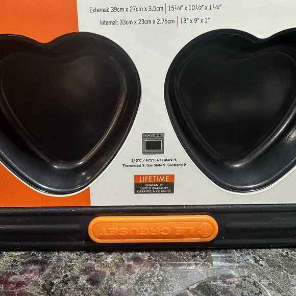 Le Creuset Heart Cupcake Muffin Bake Tray Pan 6 Cup Toughened Non Stick Cakelet - Picture 6 of 8